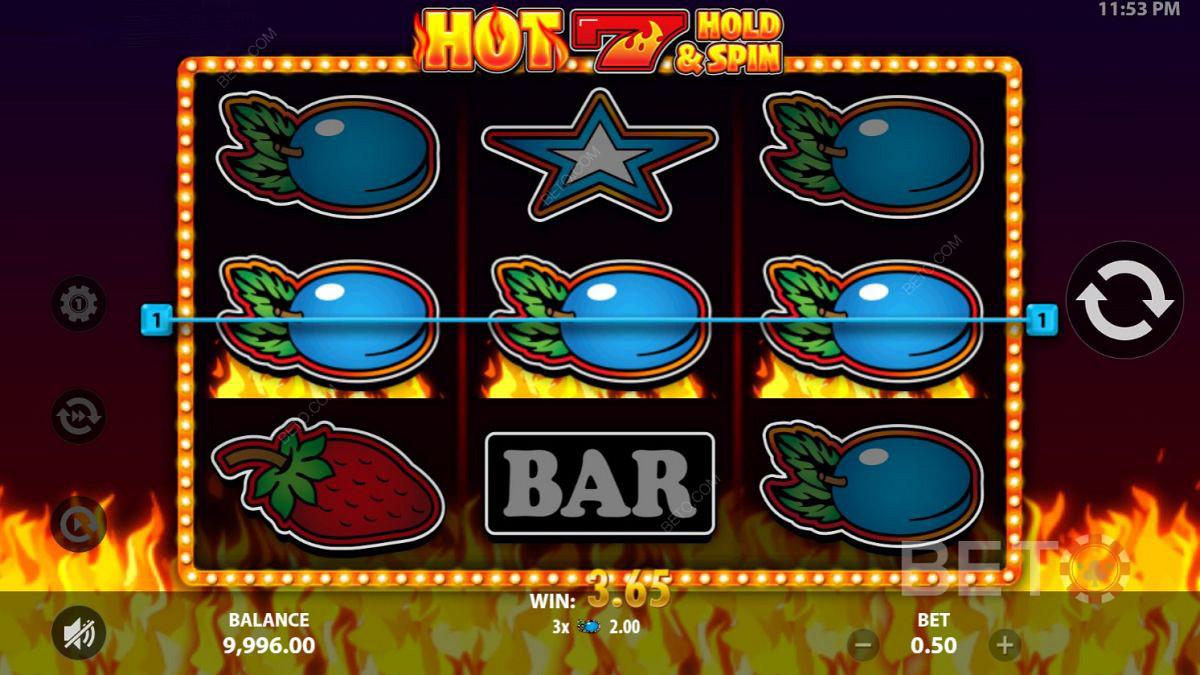 Hot 7 Hold and Spin এ একটি থ্রি অফ এ ধরনের কম্বো হিট করা